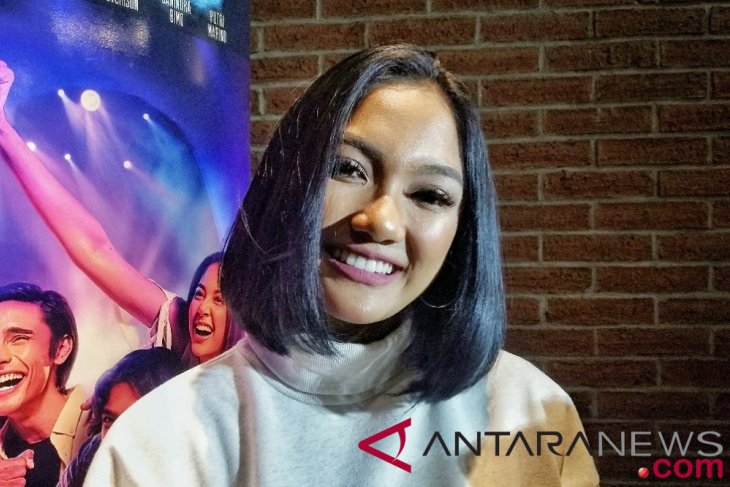 Kemarin, Marion Jola bikin Wanna One terkesima hingga smartphone selfie Realme