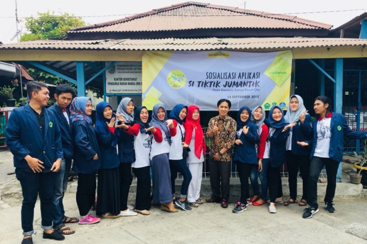 Mahasiswa KKN ukur efektivitas aplikasi Pemerintah Bekasi