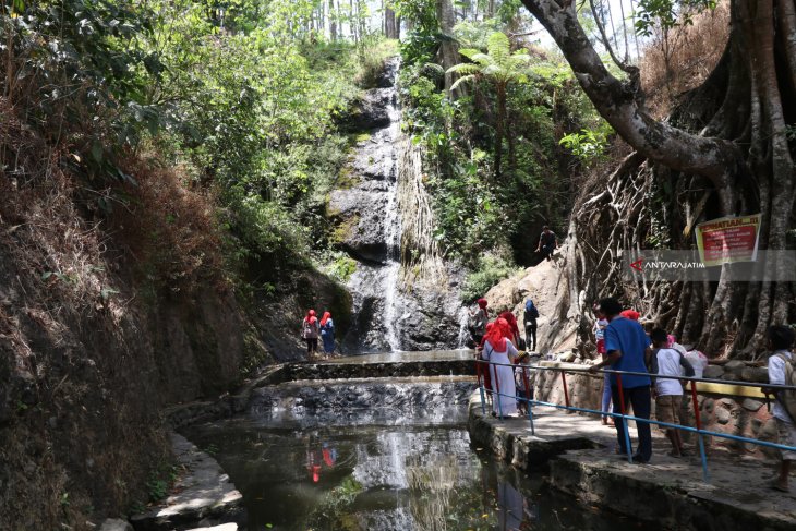 Wisata Air Terjun Roro Kuning Antara News Jawa Timur