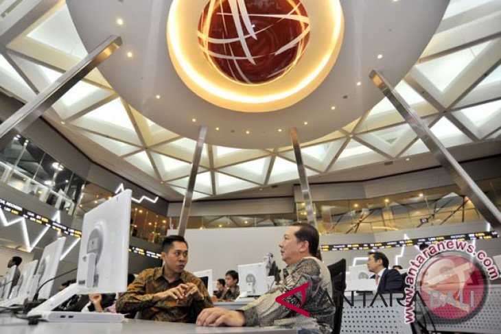 IHSG Selasa diprediksi cenderung melemah dipicu aksi ambil untung