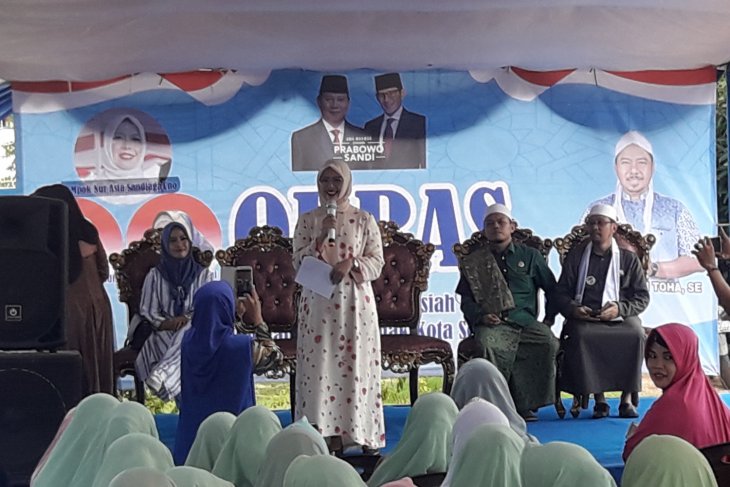 Nur Asia Uno Temui Jamaah Pengajian Di Serang