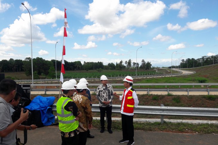 Addendum for Terbanggi Besar Toll Road construction signed