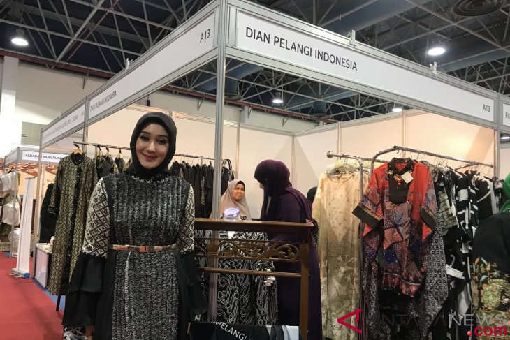Koleksi Dian Pelangi laris di Indonesia Expo Jeddah
