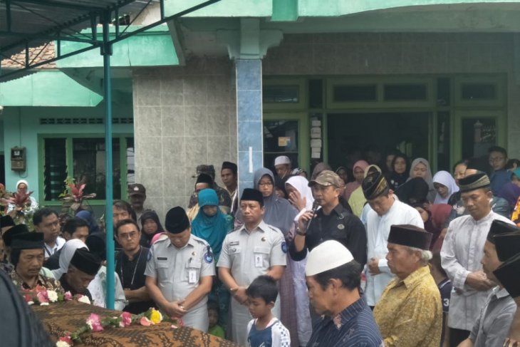 Danlanal Lhokseumawe ajak masyarakat pesisir jaga mangrove