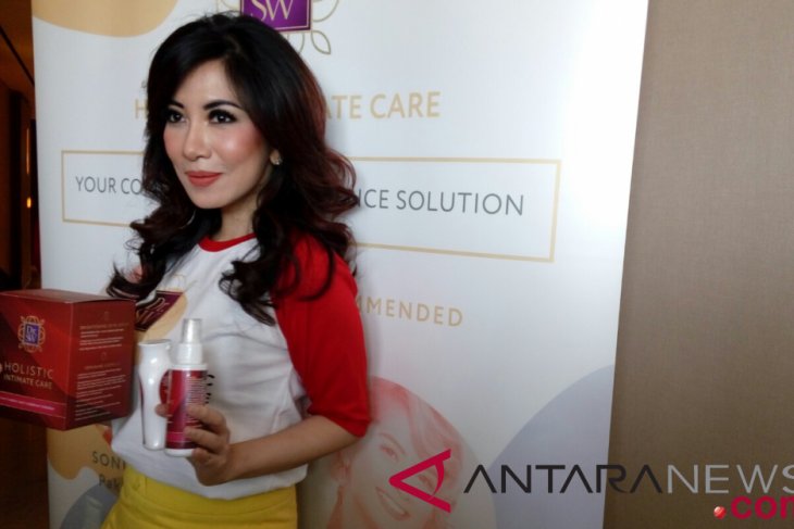 Sonia Wibisono luncurkan produk perawatan organ intim kewanitaan
