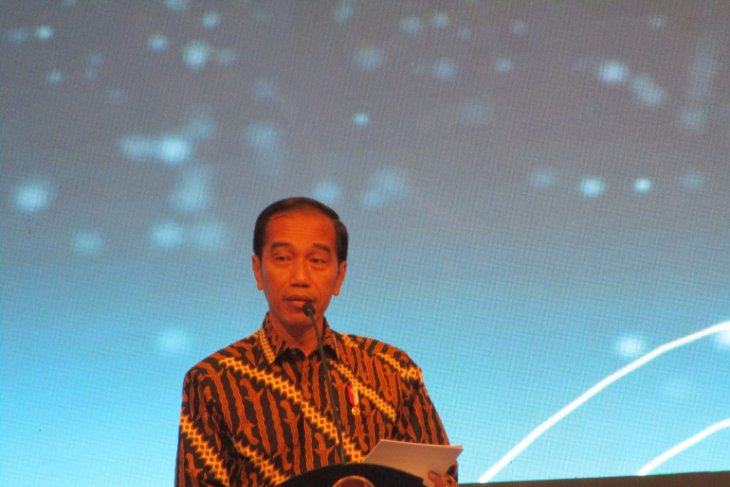 Jokowi sebut BI tunjukkan "taring" dalam menjaga rupiah