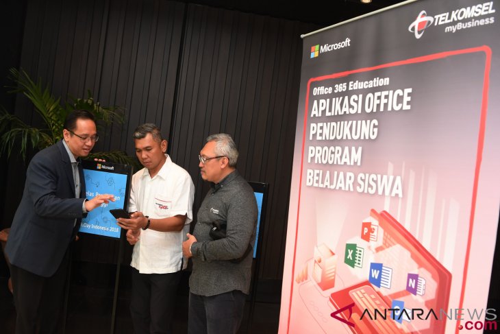 Telkomsel Gandeng Microsoft Luncurkan Layanan
