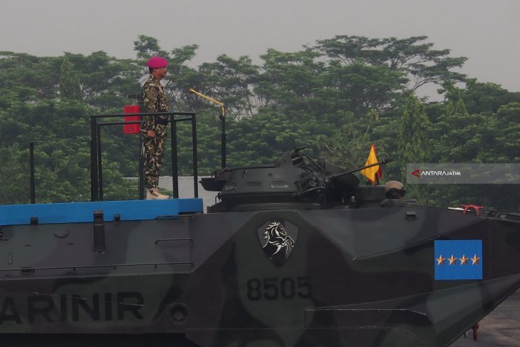 Kasal Resmi jadi Warga Kehormatan Korps Marinir