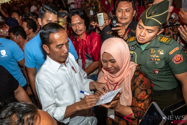 Para kades mengeluh laporan dana desa ke Jokowi