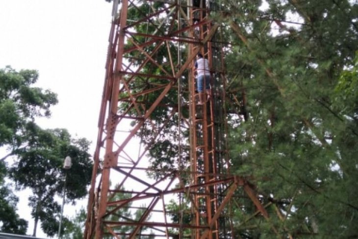 Polisi dan rescue gagalkan upaya bunuh diri penjual roti