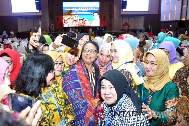 Mahasiswa Unja asal Papua senang dikunjungi Menteri Yohana