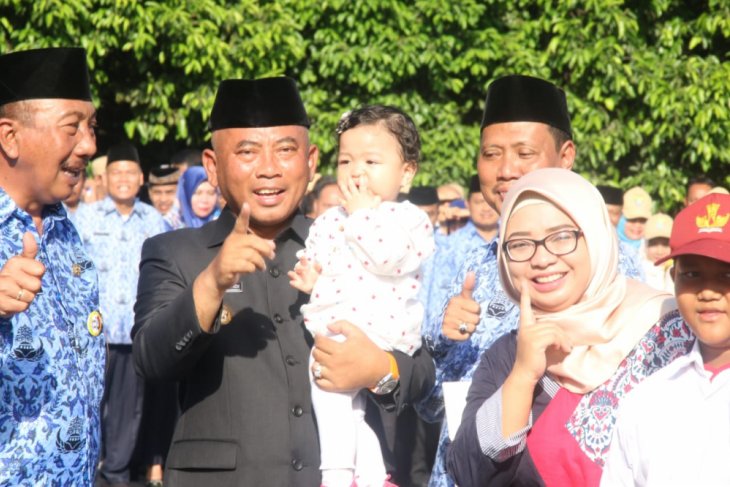 Cucu Walkot Bekasi anak pertama penerima KIA