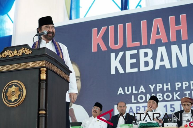 Paloh ajak santri Nahdlatul Wathan jaga ideologi bangsa