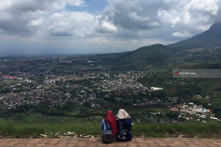 Melepas Penat Di Kawasan Wisata Gunung Banyak Kota Batu