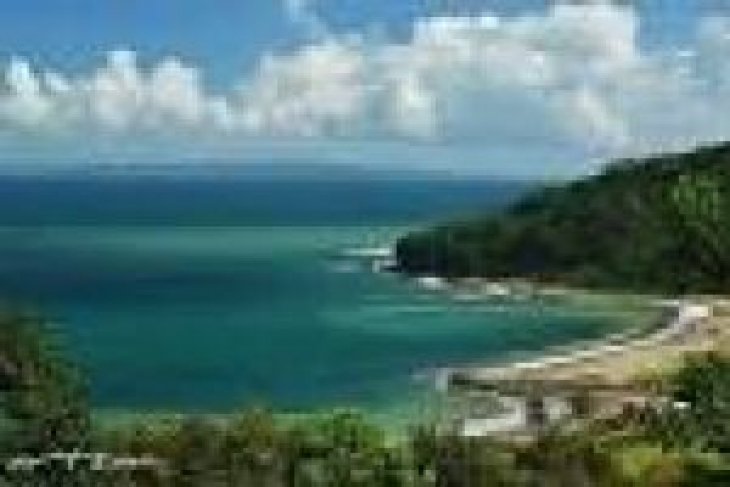 Catatan Akhir Tahun: Pariwisata Banten Terancam