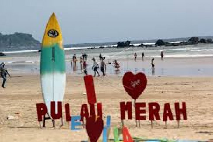 Bumn Kembangkan Pantai Pulau Merah Di Banyuwangi Antara Bumn Kembangkan Pantai Pulau Merah Di Banyuwangi Antara