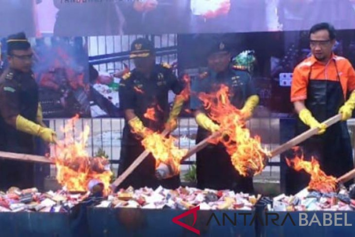 Bea Cukai Tanjung Pandan musnahkan 11.482 rokok ilegal