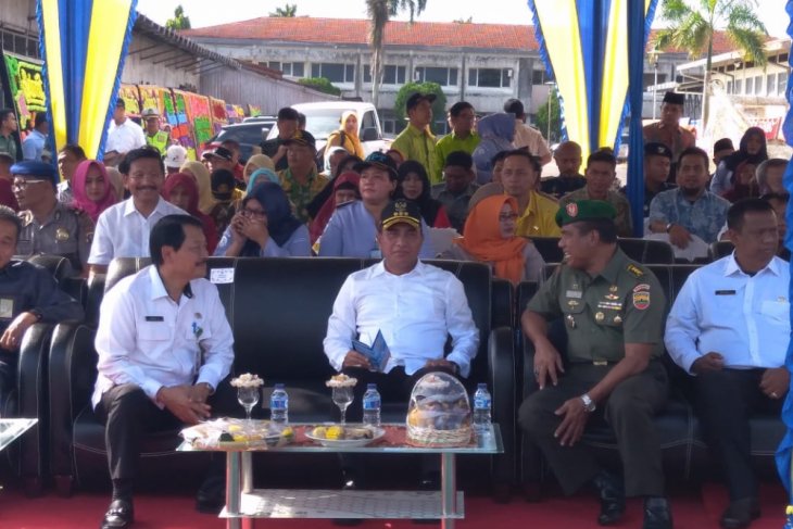 Sekda Langkat berikan bantuan untuk kelompok nelayan