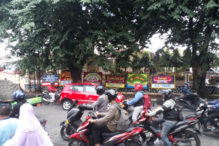 Mako Brimob Kelapa Dua banyak karangan bunga untuk Ahok