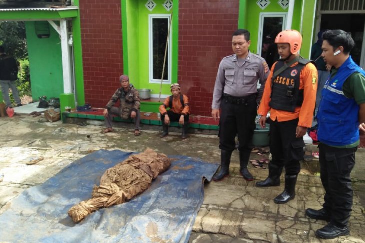 18 jenazah di Nagrak Sukabumi hilang