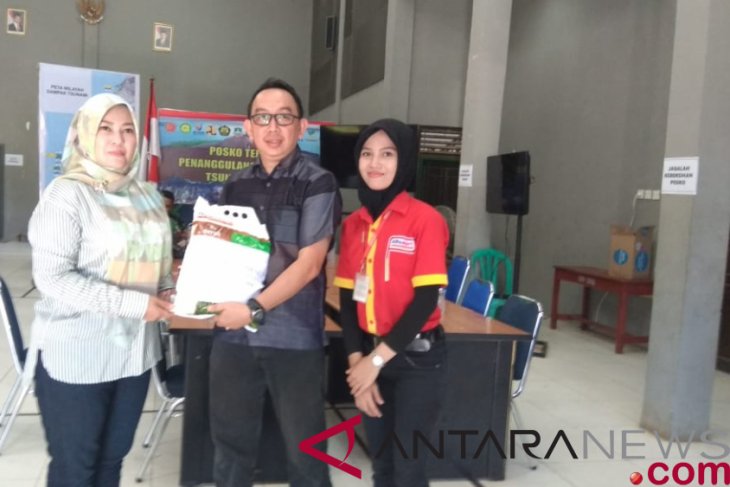 Kapal membawa material PLTU Bengkayang terbalik