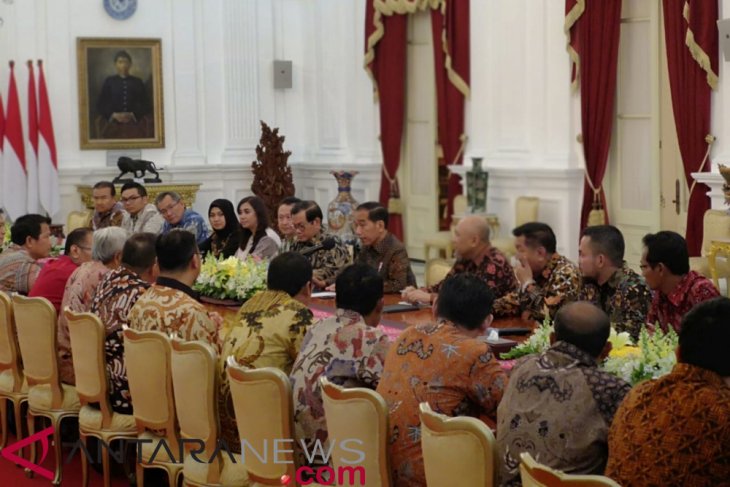 President Jokowi meets rice businessmen