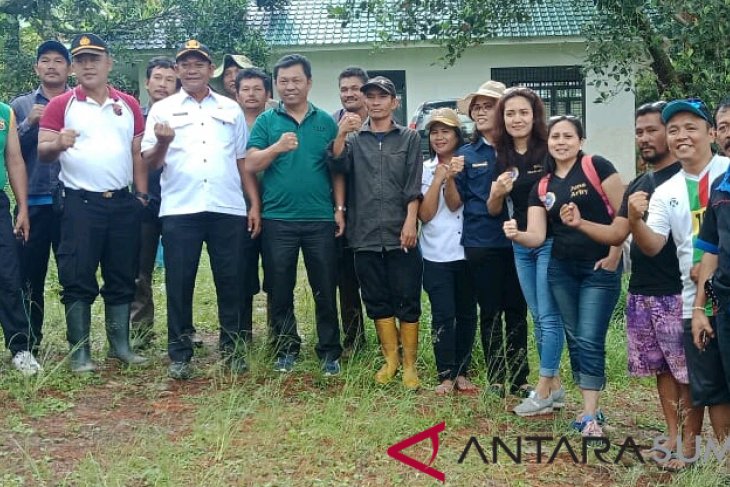 Satgas Mitigasi Danau Toba tanam 1.500 pohon di Parapat
