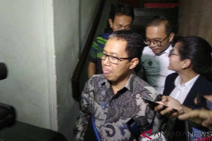 Task force hunts down four suspects in football match-fixing