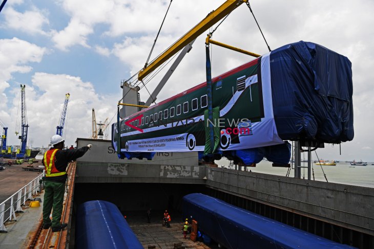 PT Inka delivers first batch of train export to Bangladesh