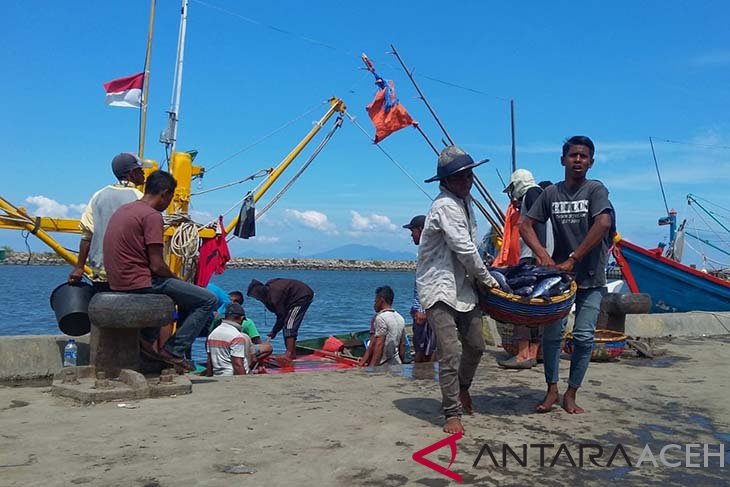 Nelayan diimbau perhatikan informasi gelombang laut