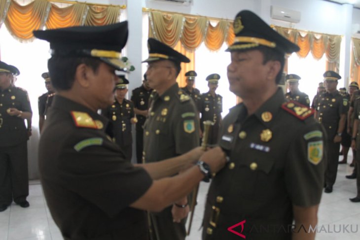 Kajati Maluku ajak jajaran jaga sikap