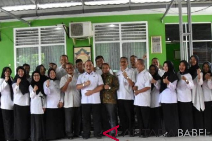 Gubernur Babel wajibkan semua SMA/SMK terapkan