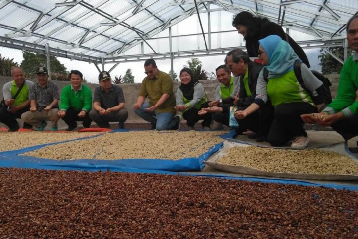 Pertamina Sumbagsel-Flipmas resmikan dua kawasan ekonomi masyarakat di Kerinci
