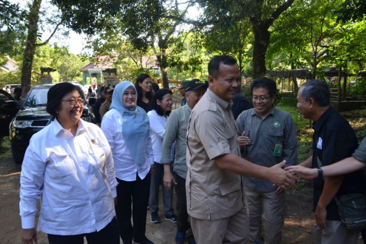 Menteri LHK Tinjau Balai TNUK Pasca-Tsunami Selat Sunda