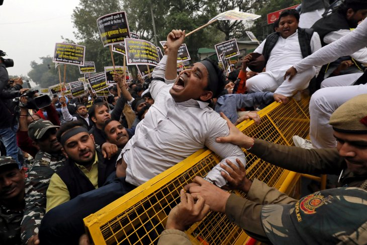 India tahan 23 orang yang disangka punya hubungan dengan serangan Kashmir