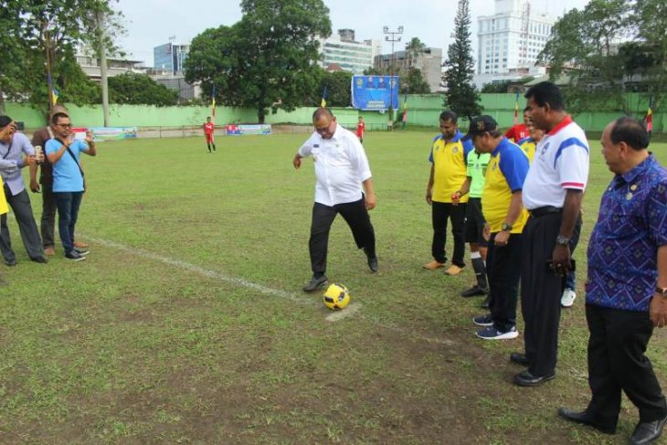 Jalan panjang menciptakan pesepak bola andalan