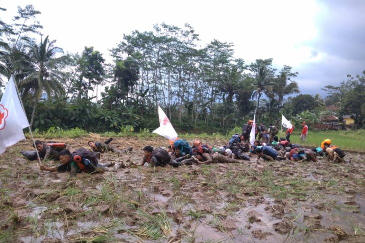Kors sukarelawan PMI Banjarnegara dilatih bela negara
