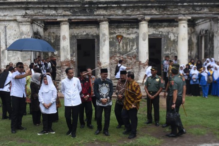 Presiden kunjungi Benteng Van Den Bosch