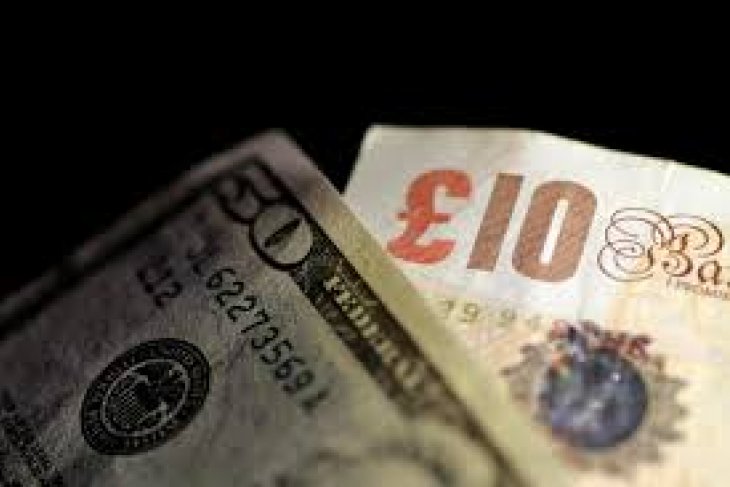 Dolar naik tipis dalam perdagangan pasca-liburan