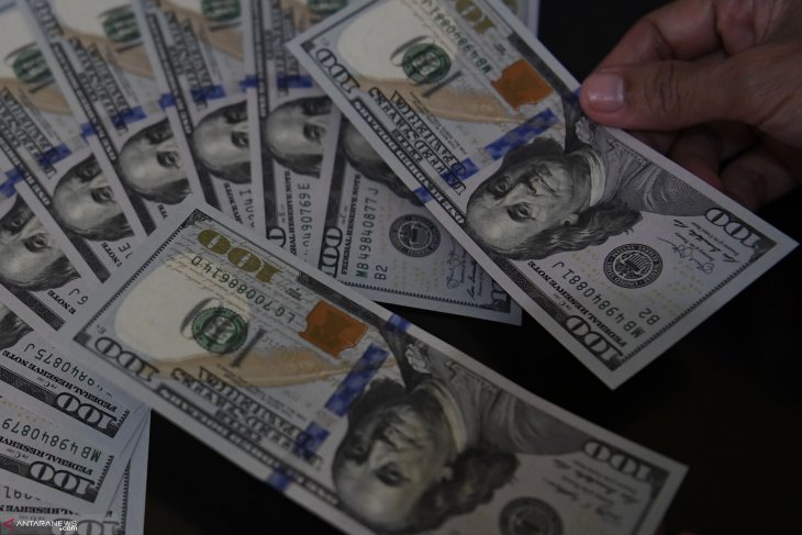 Dolar AS melemah karena selera terhadap aset berisiko berkurang