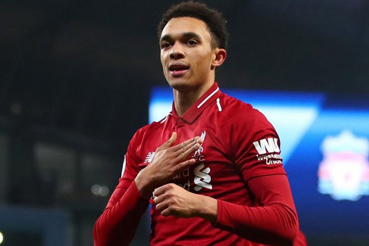 Alexander-Arnold kembali ke Liverpool setelah dikeluarkan dari Timnas