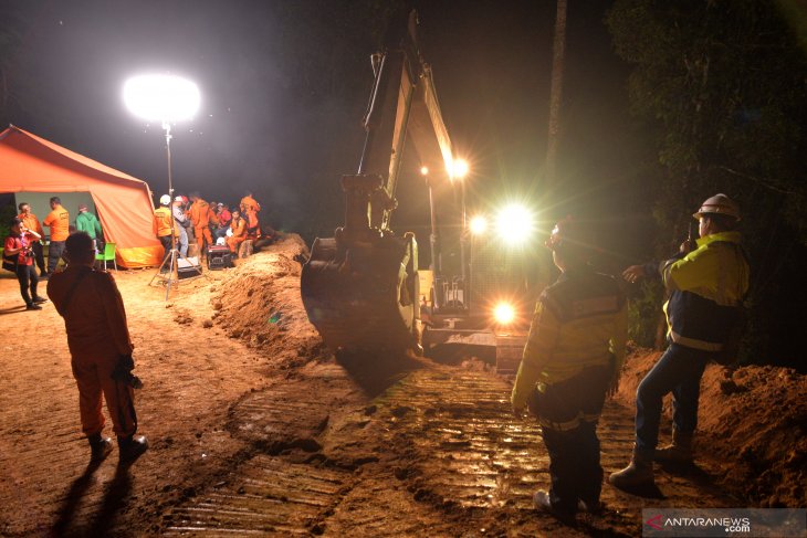 Death toll from landslide at North Sulawesi mine reaches 13