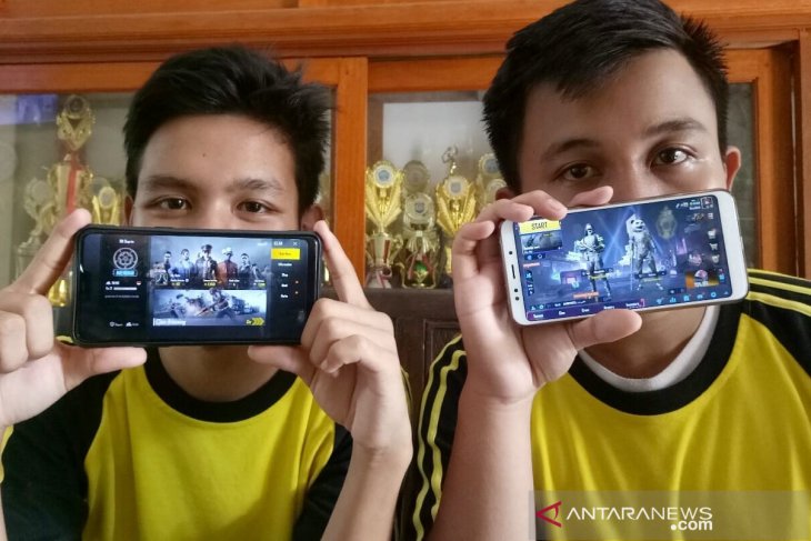 Akses layanan video