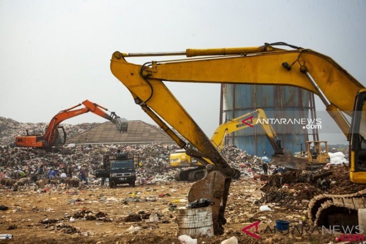 Karawang keluarkan Rp900 juta untuk sewa truk pengangkut sampah