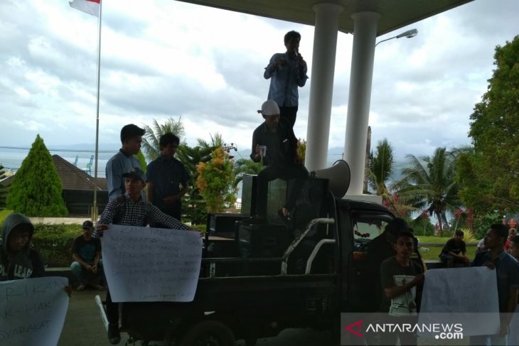 DPRD penggusuran untuk Trans Seram berdasarkan kesepakatan