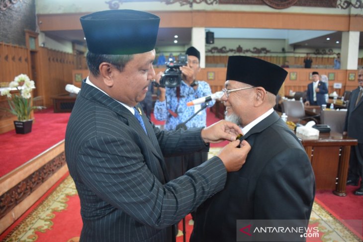 Ketua DPRD lantik dewan PAW