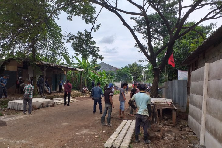 Warga komplek DDN kompak lakukan pemagaran sejumlah lahan