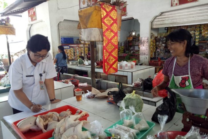 Distan Denpasar periksa daging pakai Organoleptik