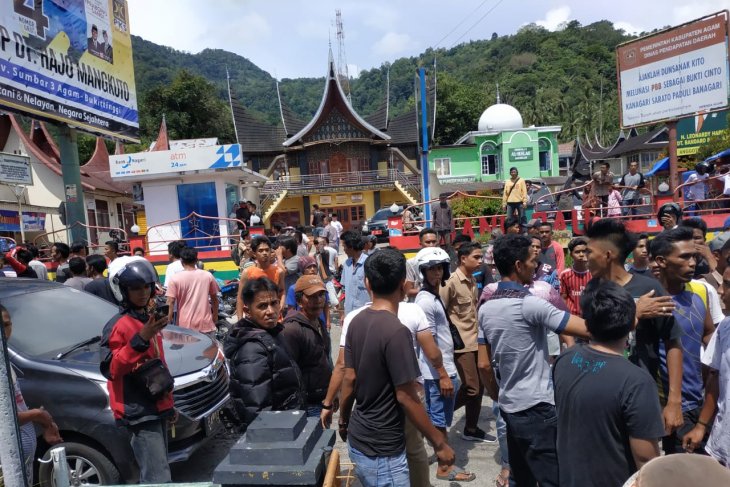 Enam debt collector diamuk massa, satu diantaranya tewas