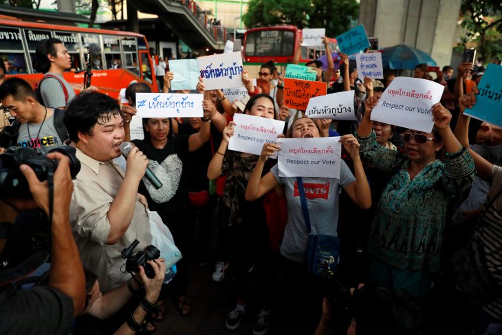 Pegiat Thailand protes komisi setelah pemilihan kacau